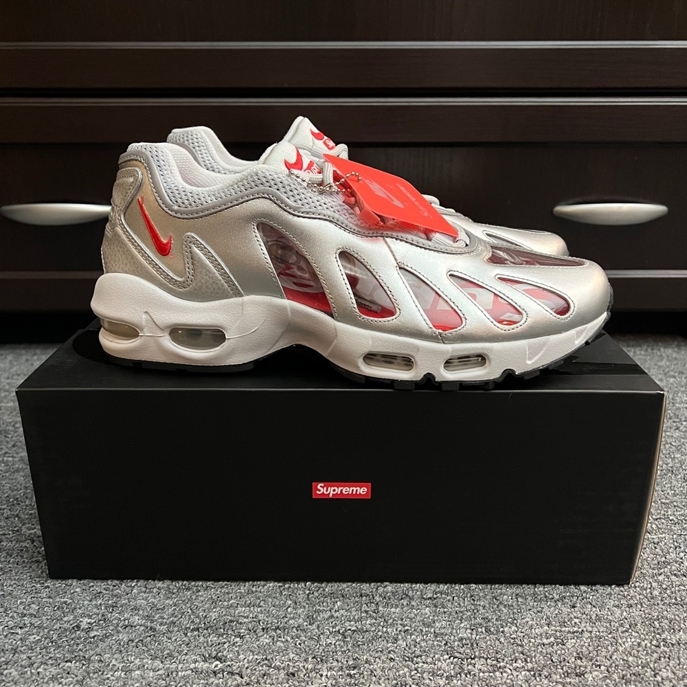 SUPREME x NIKE Air Max 96 2021 Men's 9.5 / Women's 11